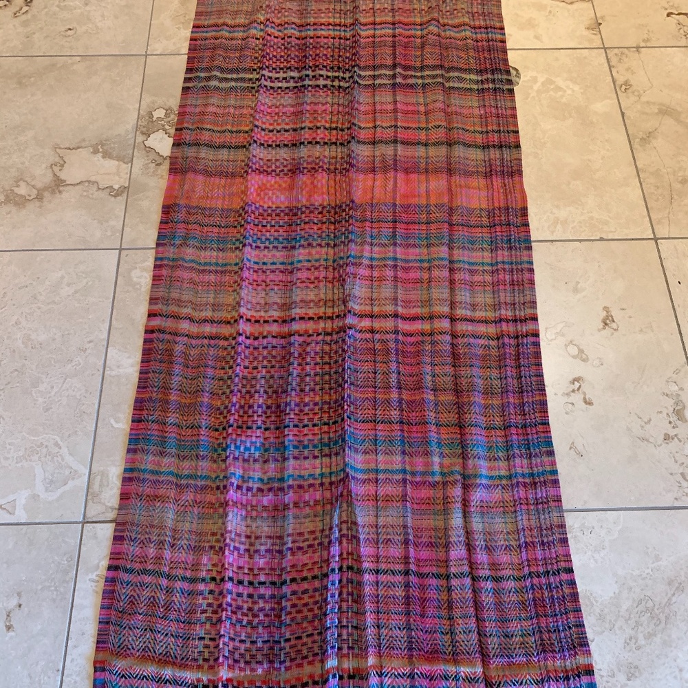 Colorful lightweight scarf - Picture 9 of 10